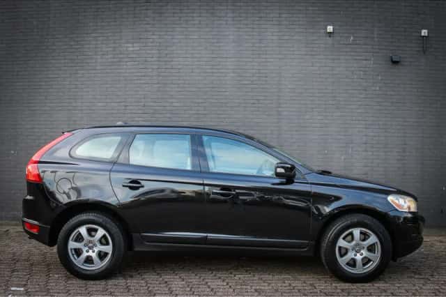 Volvo XC60 (2010) thumbnail 2