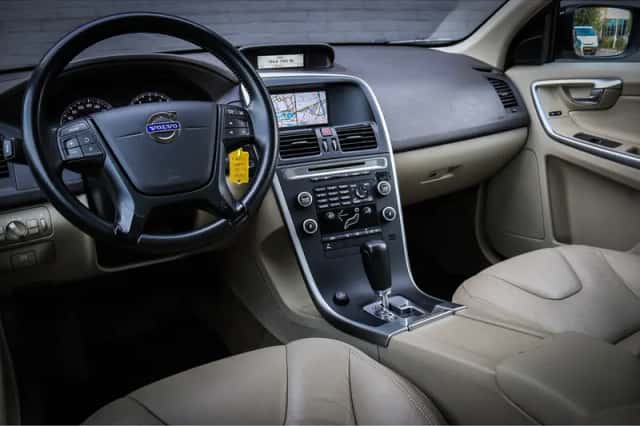Volvo XC60 (2010) thumbnail 4