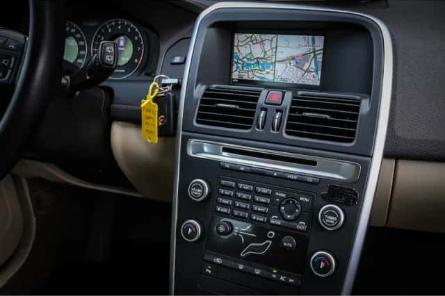 Volvo XC60 (2010) thumbnail 5
