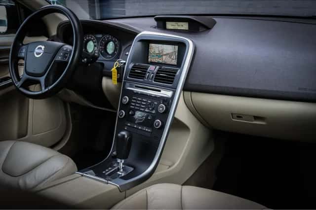Volvo XC60 (2010) thumbnail 6