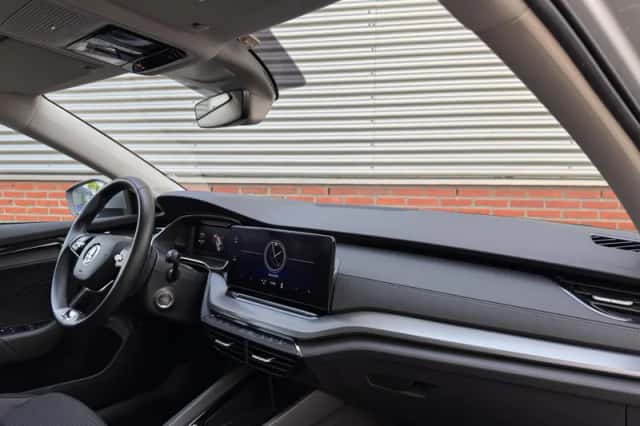 Škoda Octavia (2023) thumbnail 3