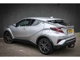 Toyota C-HR (2019) thumbnail 2