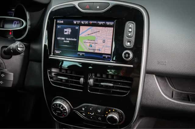 Renault Clio (2016) thumbnail 5