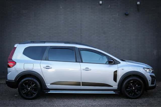 Dacia Jogger (2022) thumbnail 2