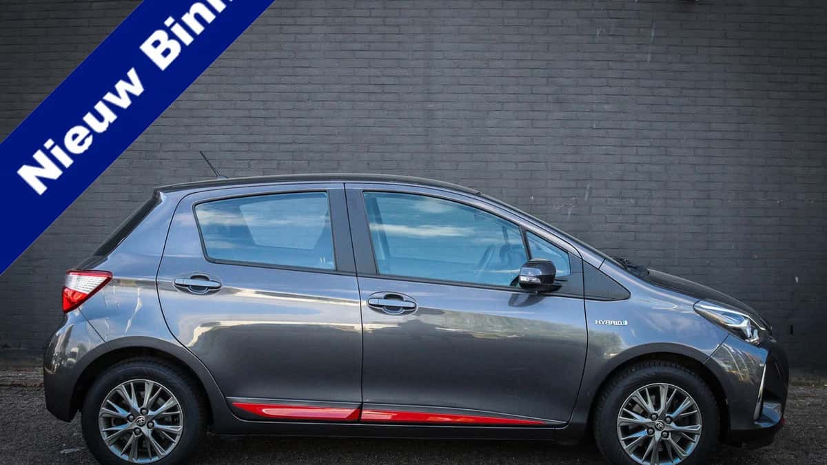 Toyota Yaris (2017) — foto 1