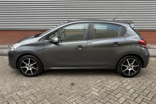 Peugeot 208 (2017) thumbnail 2