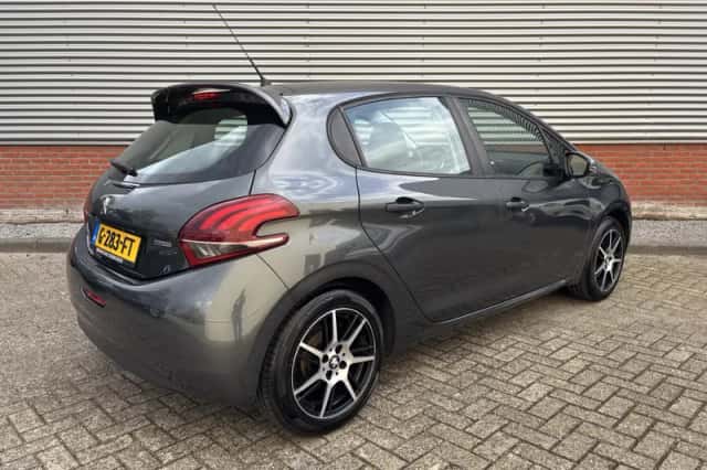 Peugeot 208 (2017) thumbnail 3