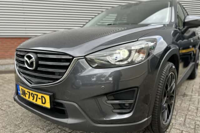 Mazda CX-5 (2016) thumbnail 2