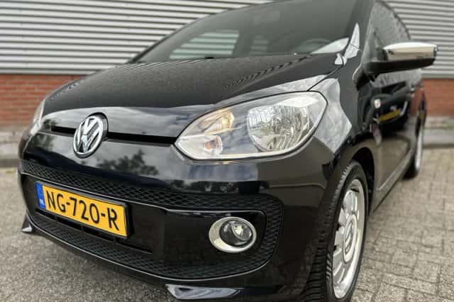 Volkswagen Up! (2016) thumbnail 2