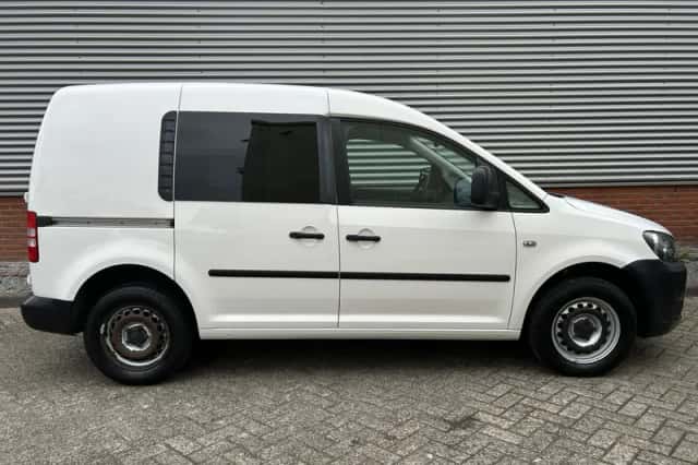 Volkswagen Caddy (2012) thumbnail 2