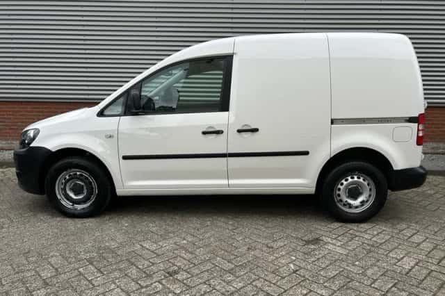 Volkswagen Caddy (2012) thumbnail 3