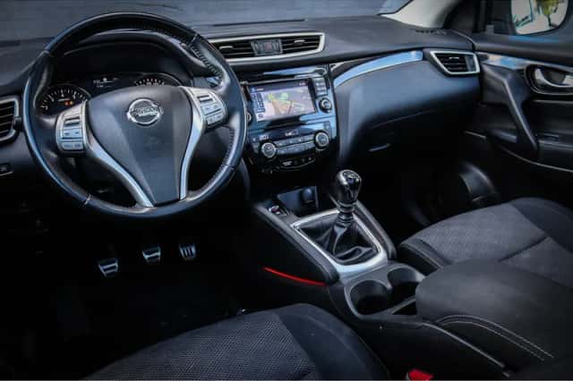 Nissan Qashqai (2016) thumbnail 3