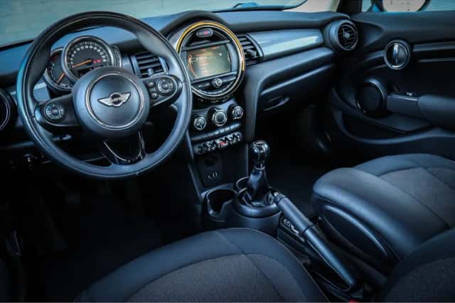 MINI Cooper (2018) thumbnail 5