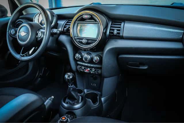 MINI Cooper (2018) thumbnail 6