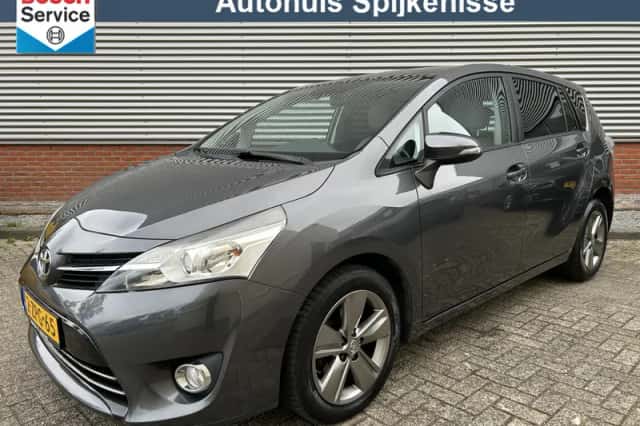 Toyota Verso (2015) thumbnail 1
