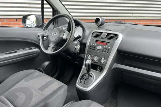 Opel Agila (2009) thumbnail 4