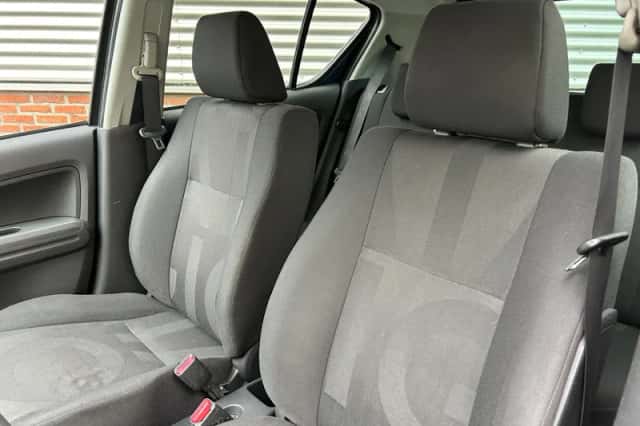 Opel Agila (2009) thumbnail 6