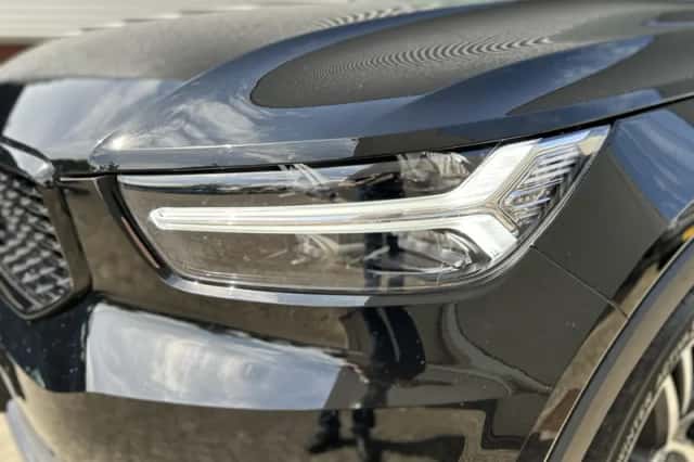 Volvo XC40 (2021) thumbnail 2
