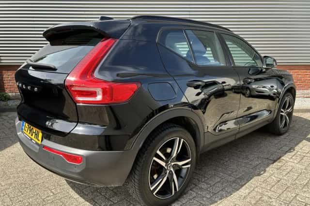 Volvo XC40 (2021) thumbnail 4