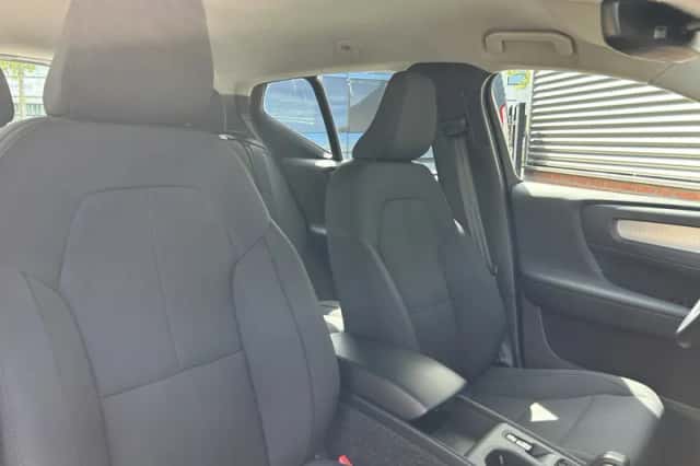 Volvo XC40 (2021) thumbnail 6