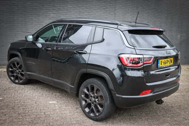 Jeep Compass (2021) thumbnail 2