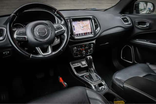 Jeep Compass (2021) thumbnail 3