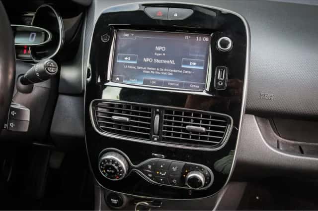 Renault Clio (2019) thumbnail 5