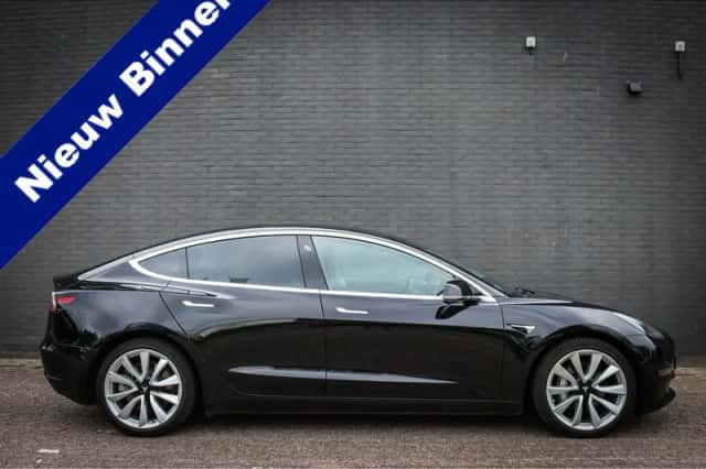 Tesla Model 3 (2019) thumbnail 1