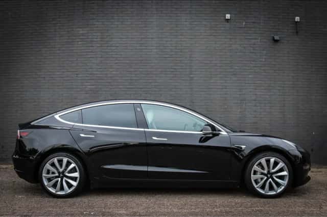 Tesla Model 3 (2019) thumbnail 2