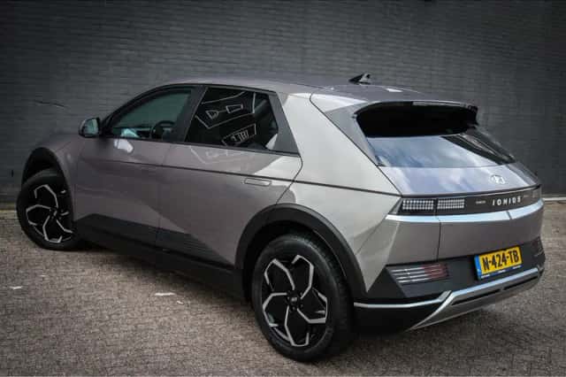 Hyundai Ioniq (2021) thumbnail 3