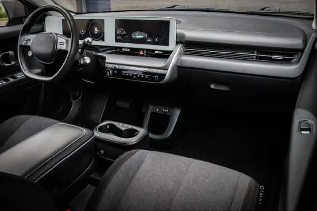 Hyundai Ioniq (2021) thumbnail 5