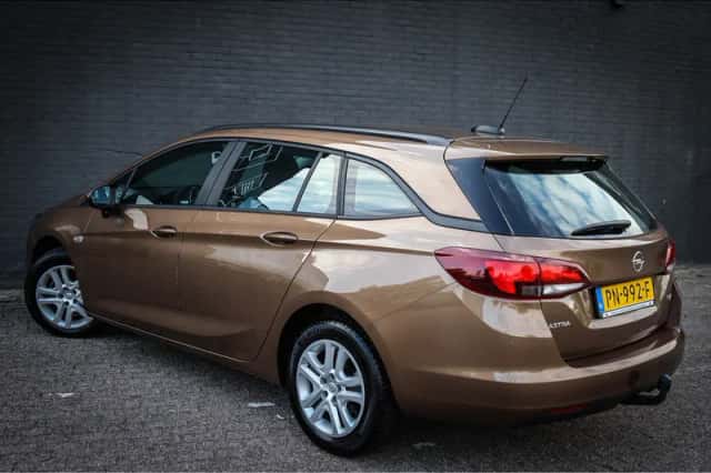 Opel Astra (2017) thumbnail 3