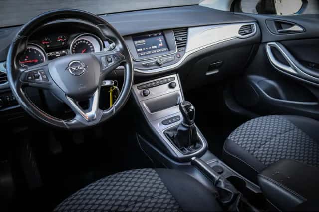 Opel Astra (2017) thumbnail 4