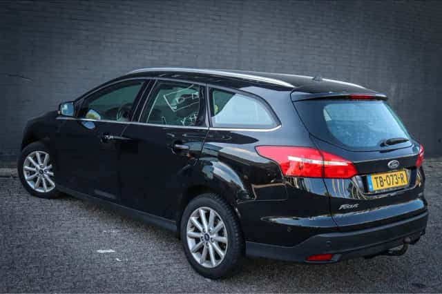 Ford Focus (2018) thumbnail 2