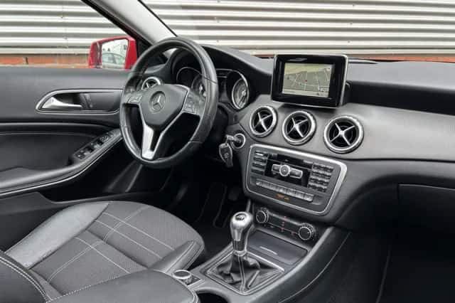 Mercedes-Benz GLA (2014) thumbnail 5