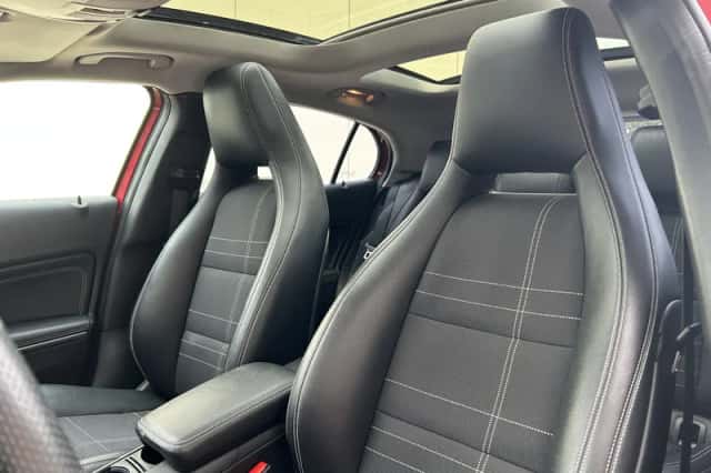 Mercedes-Benz GLA (2014) thumbnail 6