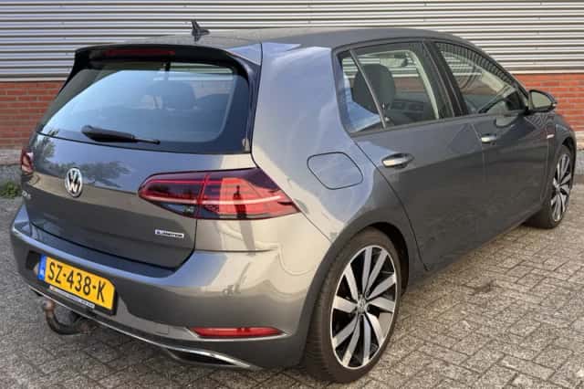 Volkswagen Golf (2018) thumbnail 2