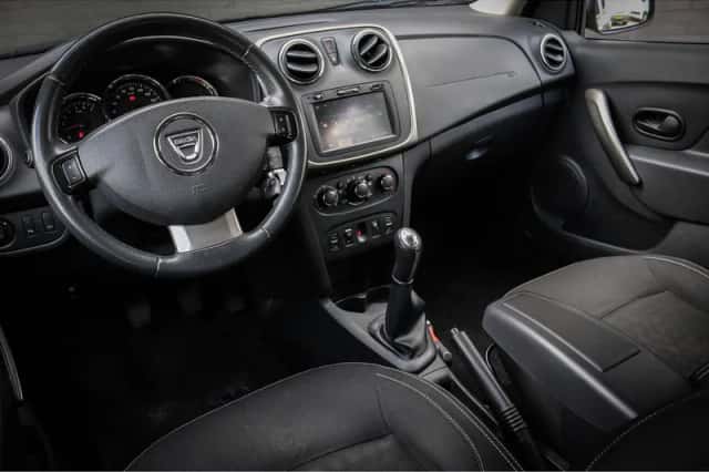 Dacia Logan (2014) thumbnail 3