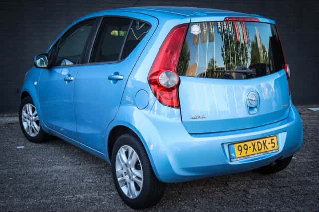 Opel Agila (2012) thumbnail 2