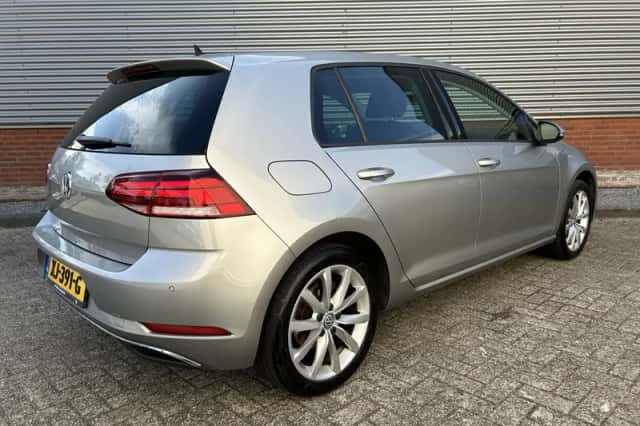 Volkswagen Golf (2019) thumbnail 3