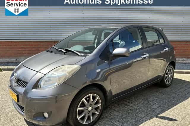 Toyota Yaris (2011) thumbnail 1