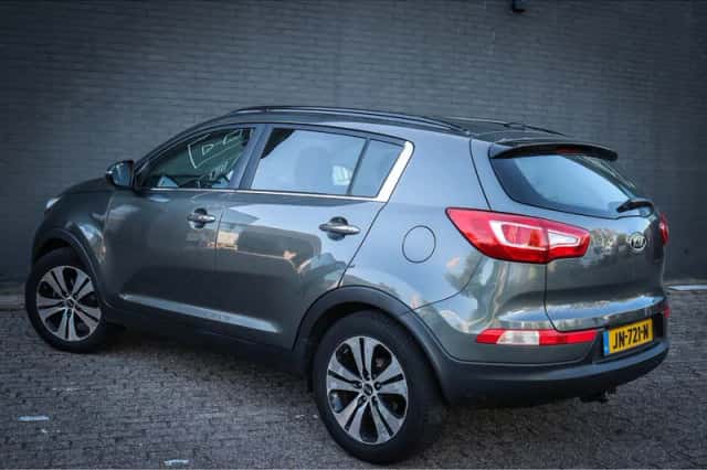 Kia Sportage (2012) thumbnail 2