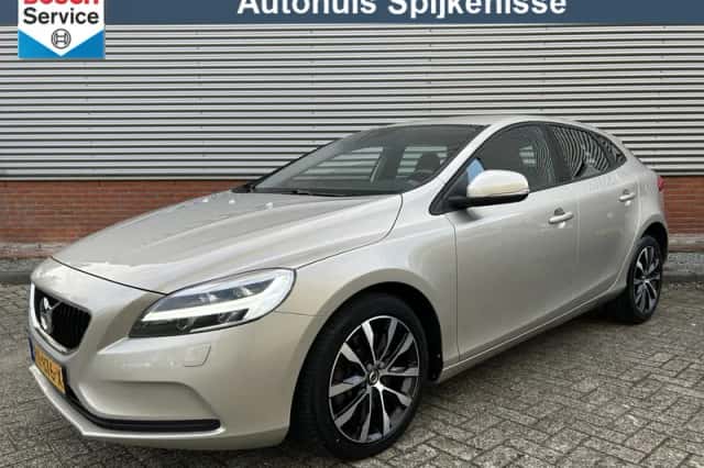 Volvo V40 (2017) thumbnail 1
