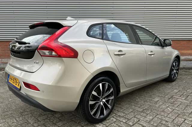 Volvo V40 (2017) thumbnail 4