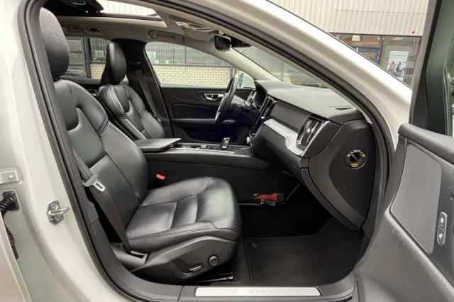 Volvo V60 (2020) thumbnail 38