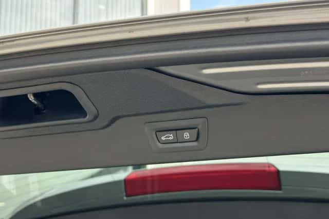 BMW X5 (2015) thumbnail 41