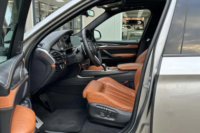 BMW X5 (2015) thumbnail 57