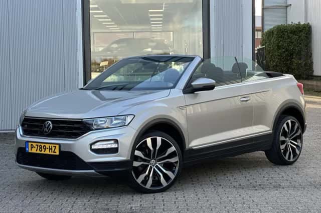 Volkswagen T-Roc (2021) thumbnail 3