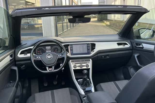 Volkswagen T-Roc (2021) thumbnail 5