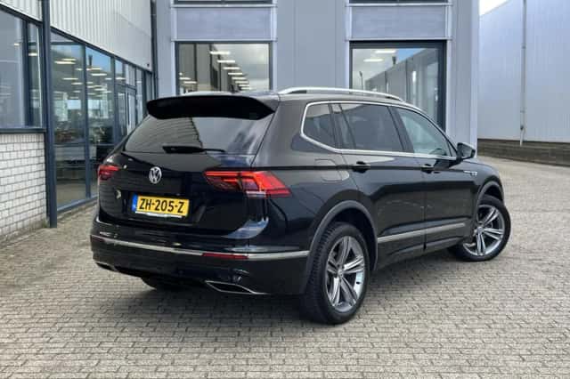 Volkswagen Tiguan (2019) thumbnail 2